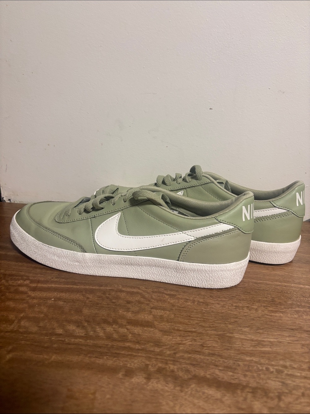 Authentic Air Nike Killshort 2 Leather  Celadon/ivory .Size 10.5
